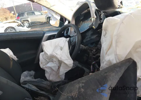 2018 Toyota Rav4 Le z USA, uszkodzony, nr VIN JTMBFREV4JJ214436